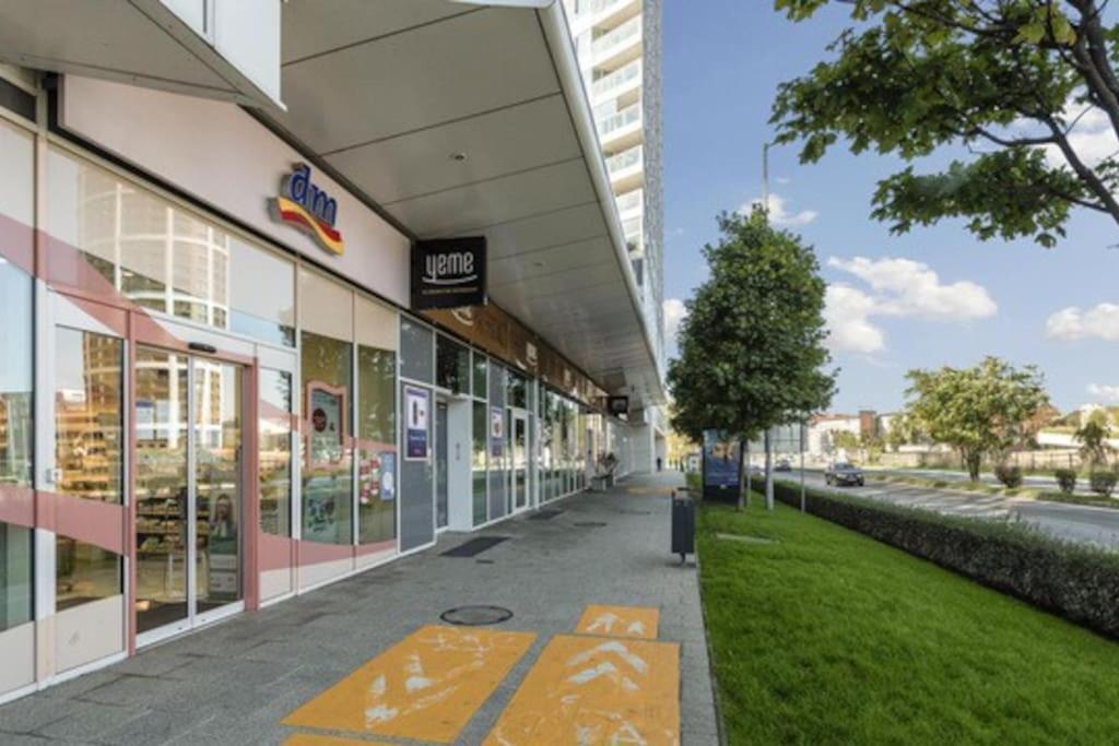 On The Danube, City Center, Free Parking Pressburg Exterior foto